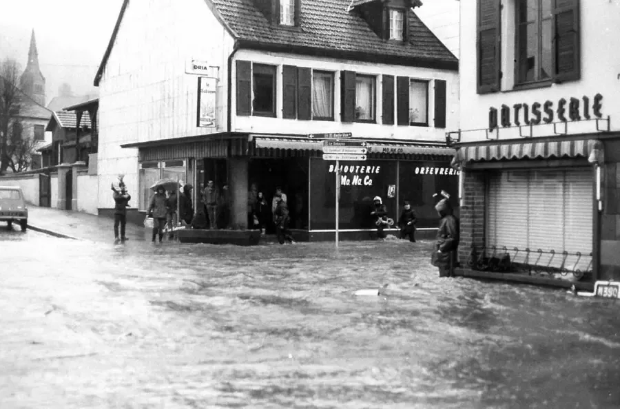 Magasin de La Broque lors de l'inondation du 15 février 1990